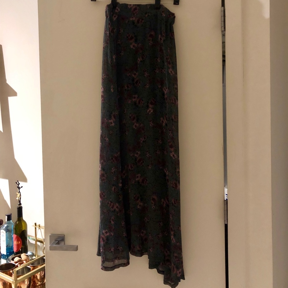LIKE NEW Brandy Melville Maxi Skirt